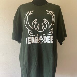 Men’s size extra-large fear deer bucks T-shirt P1